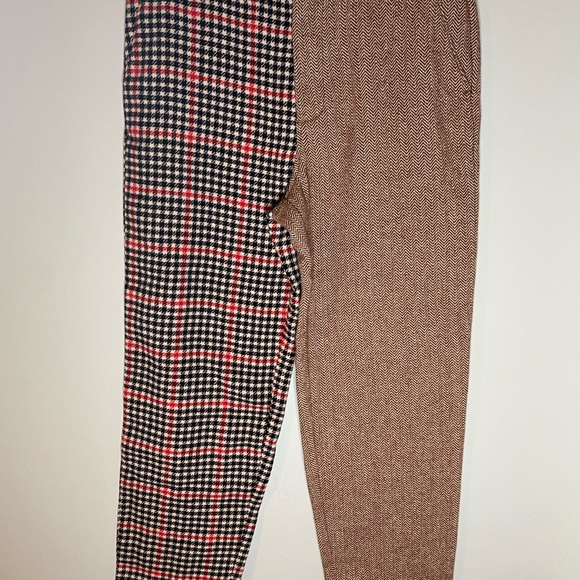 Plaid and Herringbone Patterned Pants wool
Men 33” - Picture 1 of 4